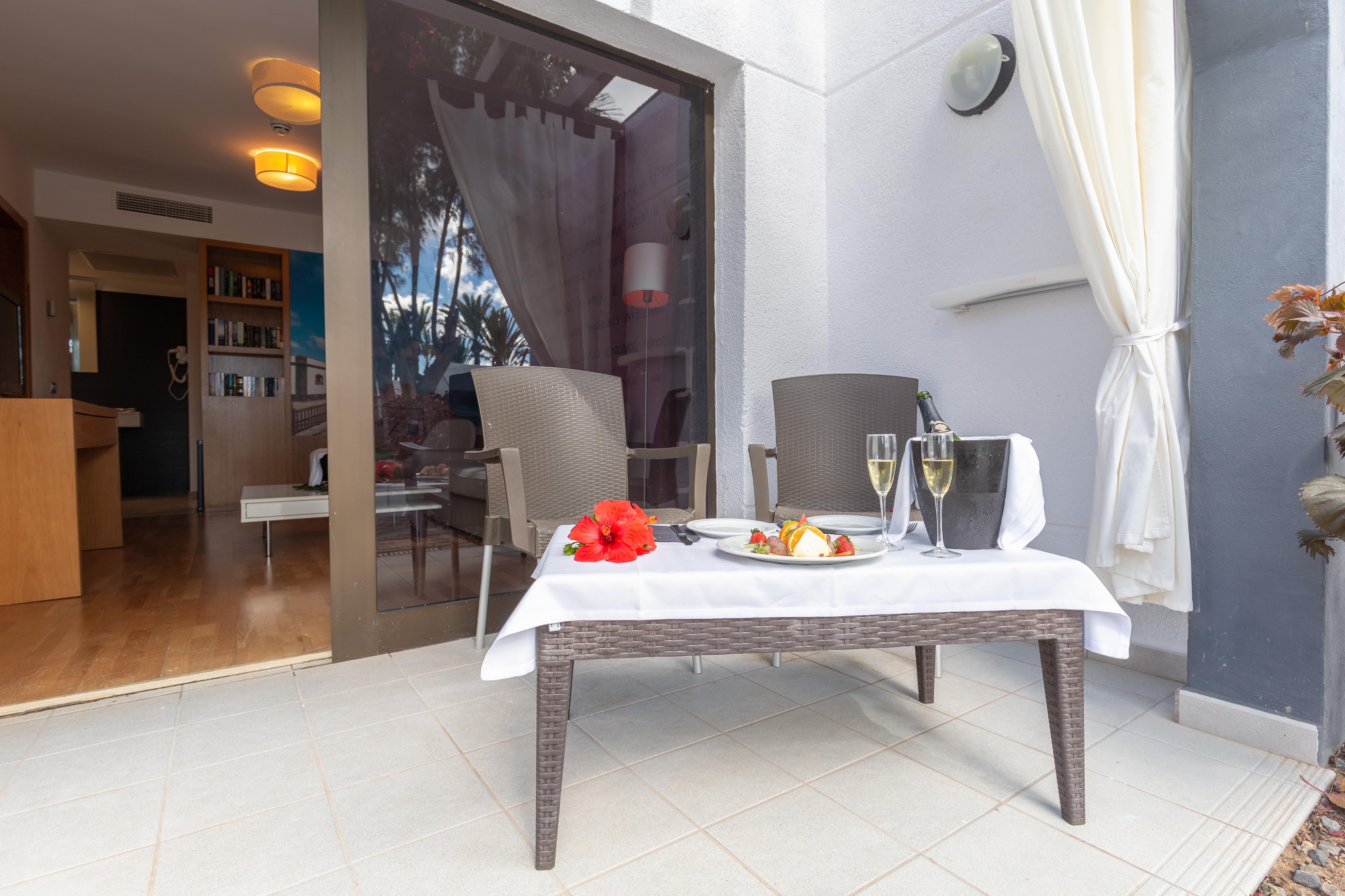 R2 Romantic Fantasia Dreams & Suites Hotel (Adults Only) Tarajalejo Exterior photo
